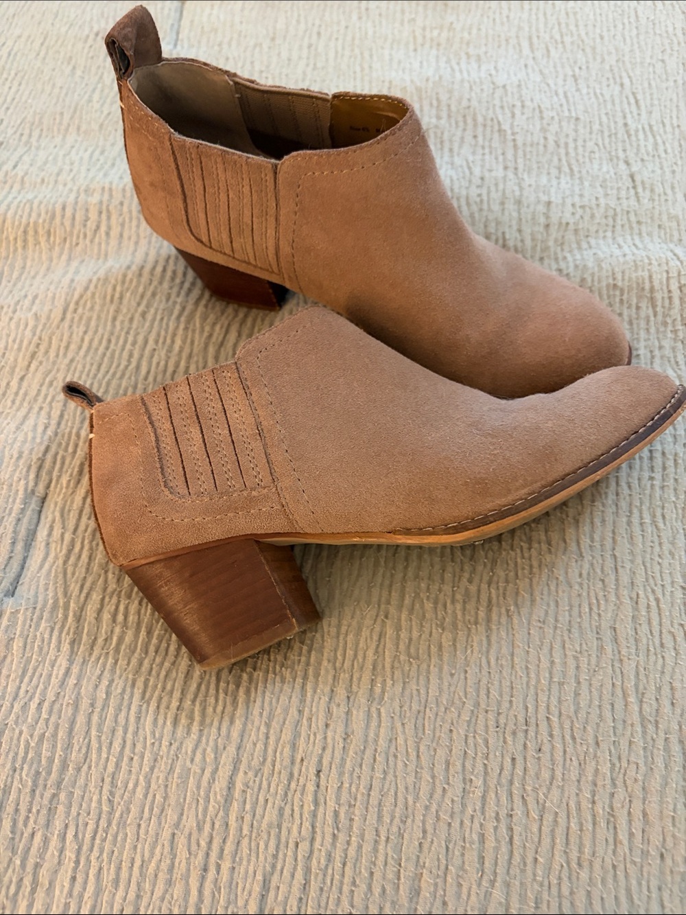 Dolce Vita Women's Tan Suede Ankle Booties - Stylish Low Heel